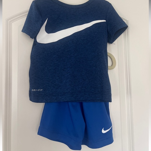 Nike | (3T) Nike Dri-Fit Blue Short Set - Picture 1 of 7